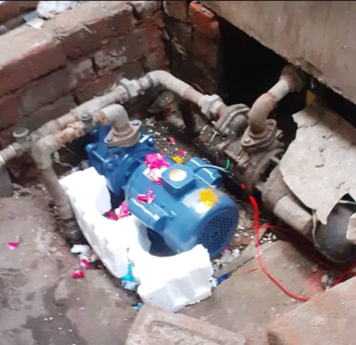 The community water pump installed at Indira Gandhi Camp, Kasturba Nagar